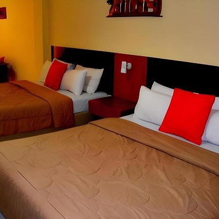Augusta Pelabuhan Ratu Hotel Sukabumi Buitenkant foto