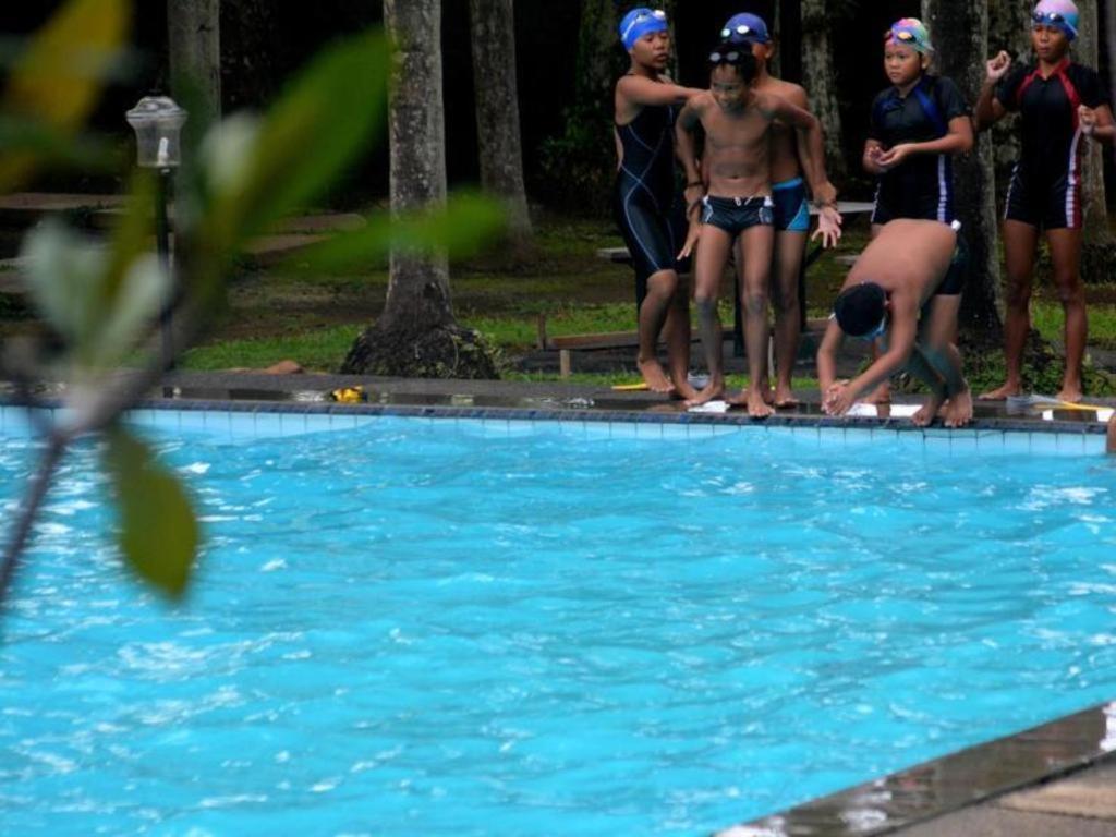 Augusta Pelabuhan Ratu Hotel Sukabumi Buitenkant foto