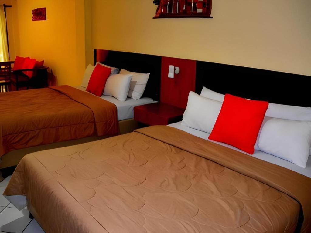 Augusta Pelabuhan Ratu Hotel Sukabumi Buitenkant foto