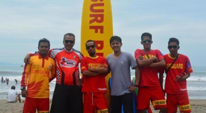 Augusta Pelabuhan Ratu Hotel Sukabumi Buitenkant foto