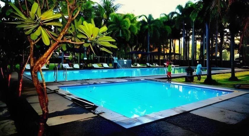 Augusta Pelabuhan Ratu Hotel Sukabumi Buitenkant foto