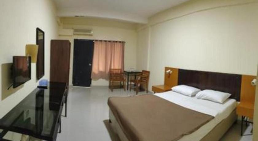 Augusta Pelabuhan Ratu Hotel Sukabumi Buitenkant foto
