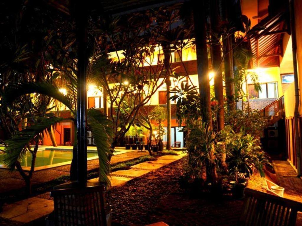 Augusta Pelabuhan Ratu Hotel Sukabumi Buitenkant foto