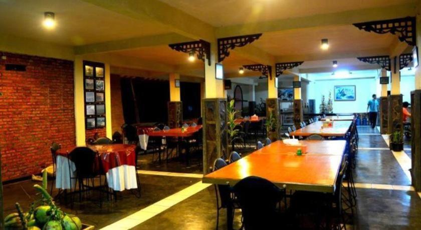 Augusta Pelabuhan Ratu Hotel Sukabumi Buitenkant foto